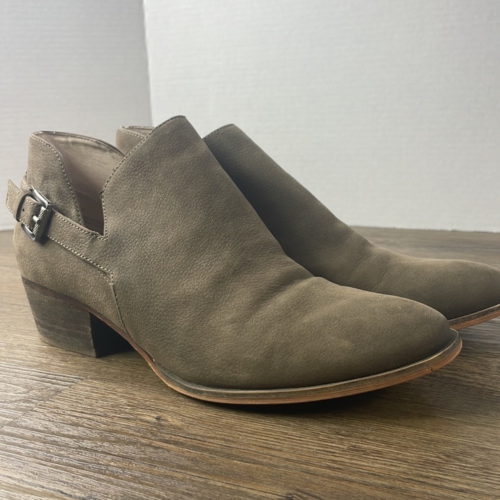 Caslon Women’s Grey Beige Ankle Bootie, size 9 - Picture 5 of 11